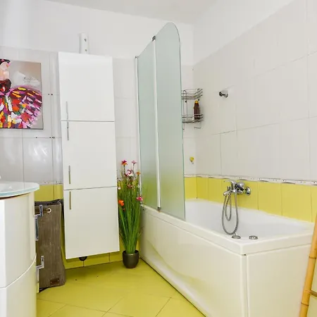 Kiki By Interhome Lägenhet *